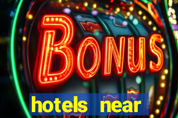 hotels near pinnacle bank arena