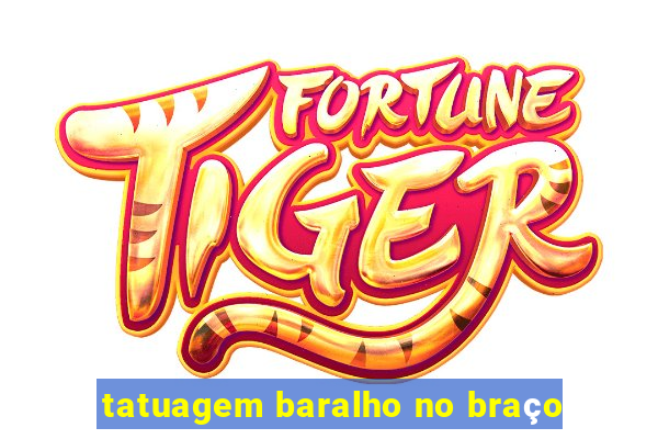 tatuagem baralho no braço